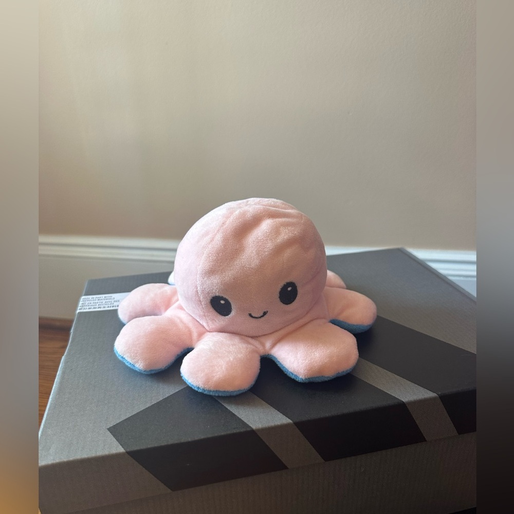octopus plushie pink and blue